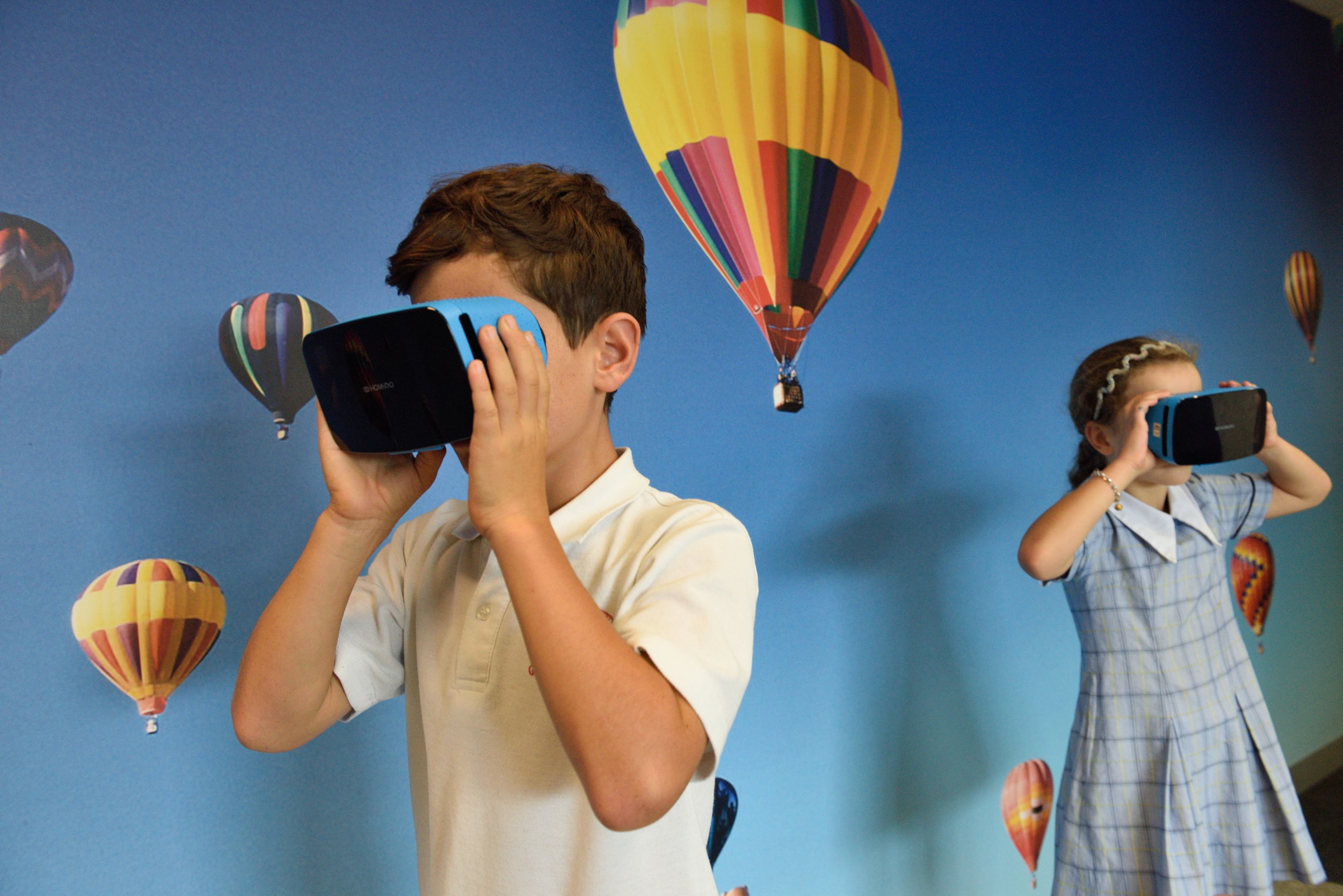 Which engine to choose? Two children in virtual reality